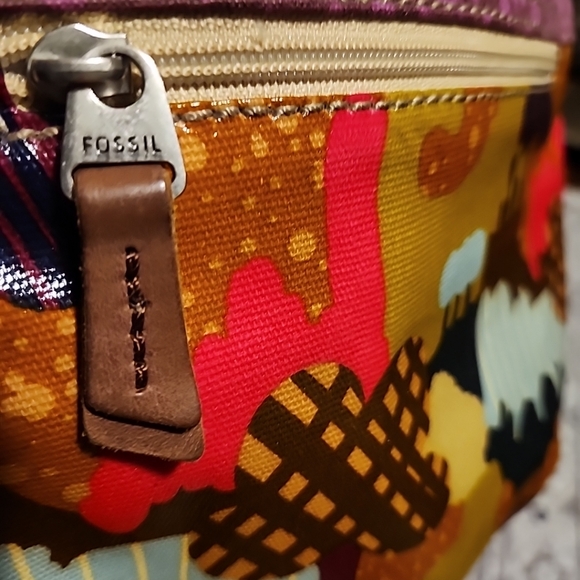 Fossil Calypso Key-Per Magenta geometric trees canvas vynal Crossbody Bag boho - Picture 7 of 12